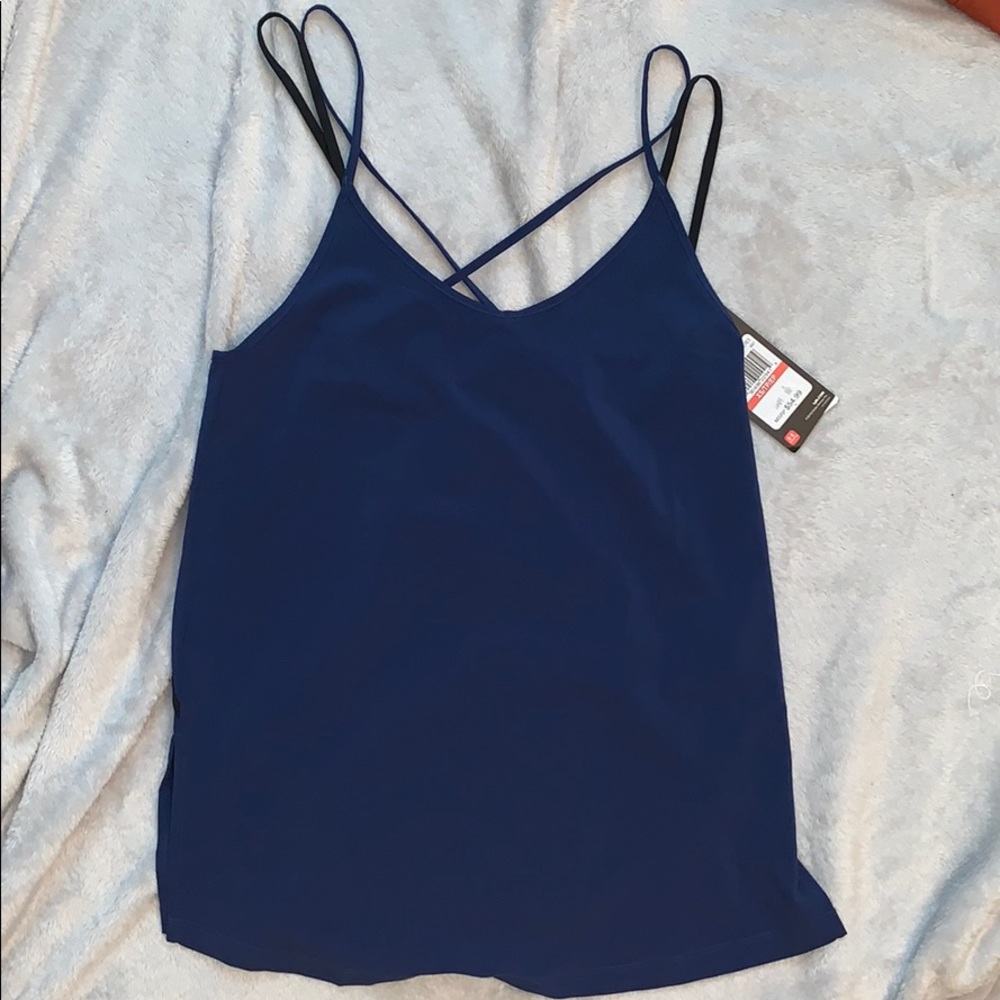 NWT UNDER ARMOUR TOP